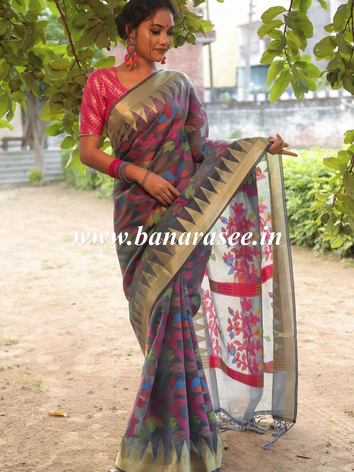 Banarasee Handwoven Silk Cotton Jamdani Saree With Resham & Zari Design-Grey